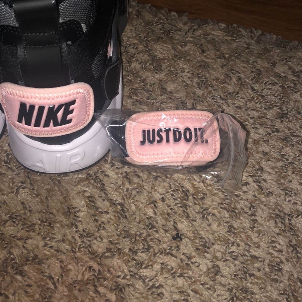 Nike Air Hurache - image 4